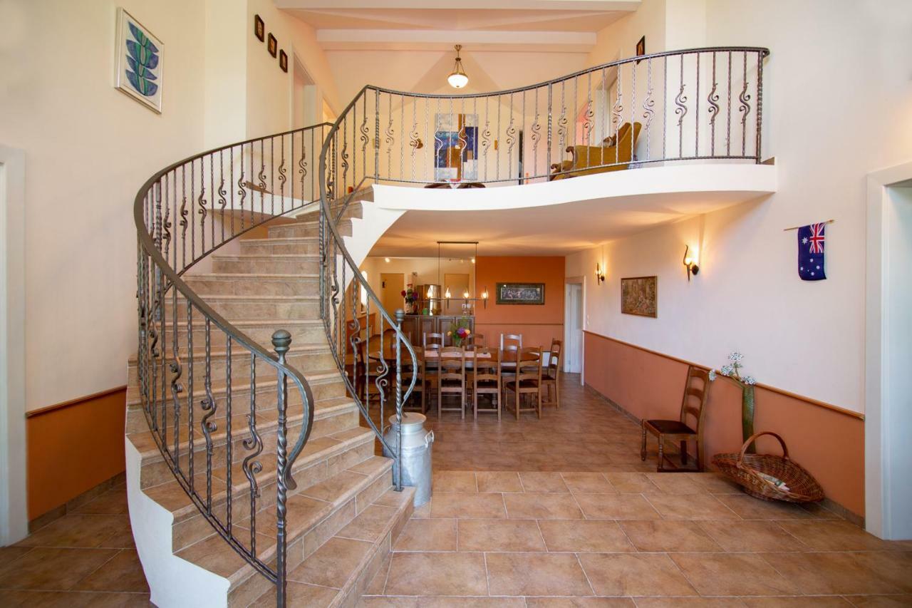 Hrusica  Villa Anton - The Old Dairy מראה חיצוני תמונה